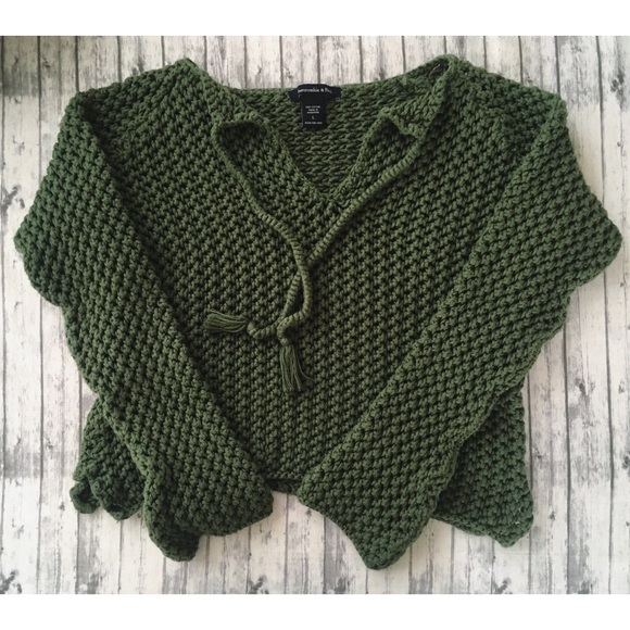 Abercrombie & Fitch Tops - 5/$25 Abercrombie & Fitch Cropped Knit Sweater